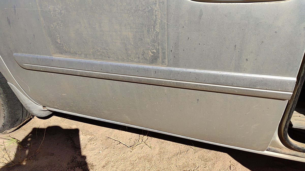 05-07 Caravan Driver Left Front Moulding From Door Trim Strip Ps2 Bright Silver