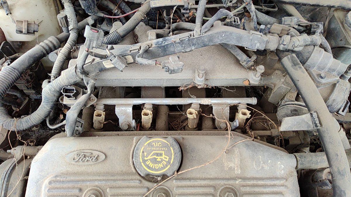 1997 Ford Escort Complete Fuel Rail With Injectors Set Loaded Oem 2.0L