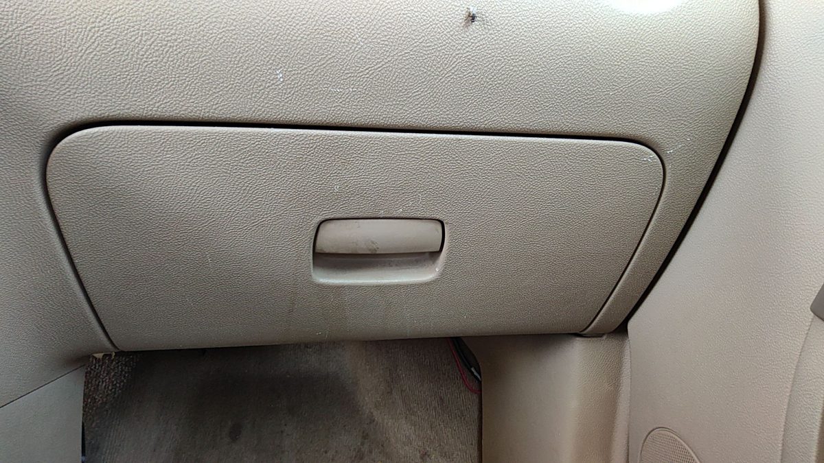 06-10 Chevy Hhr Glove Box Assembly Complete Door With Latch Oem Tan 32B 15823449