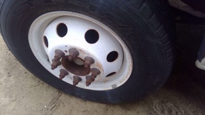 2002 Ford Van E450 Wheel