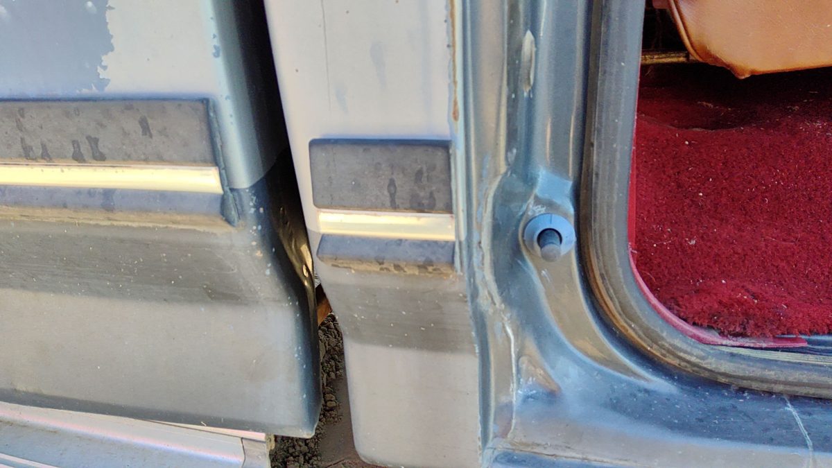 1989 Ford F150 Passenger Right Rear Moulding On Cab Oem Rh