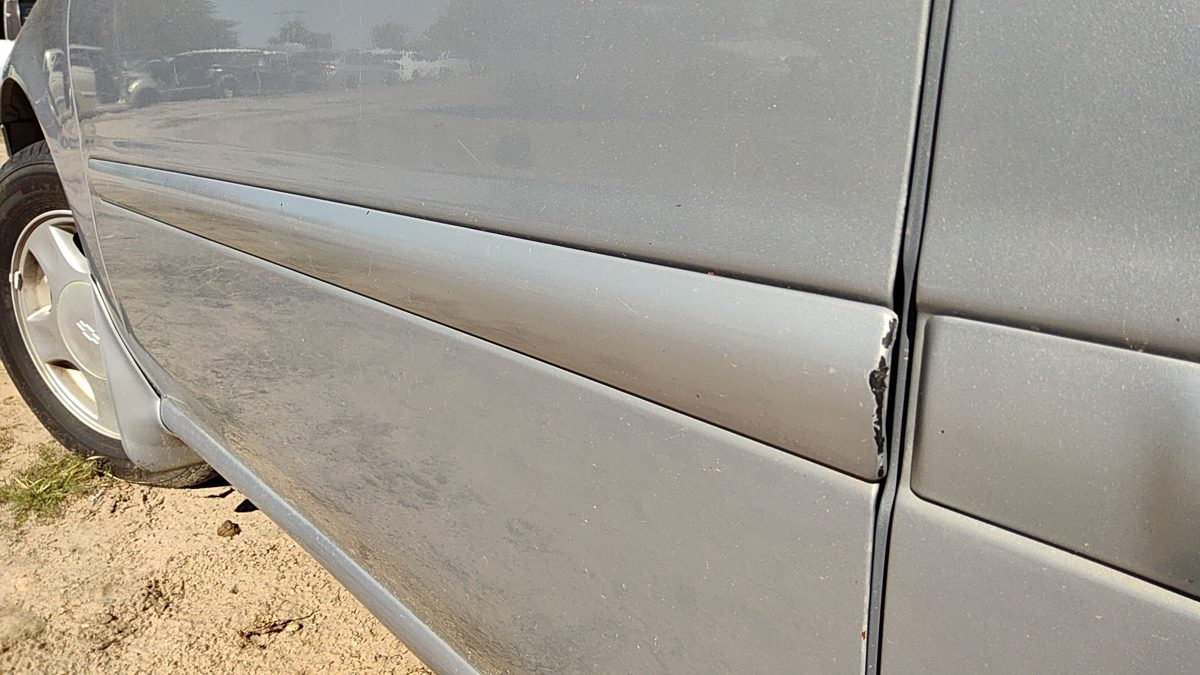 97-05 Chevy Malibu Driver Left Front Moulding From Door Oem Trim 17u Silvermist