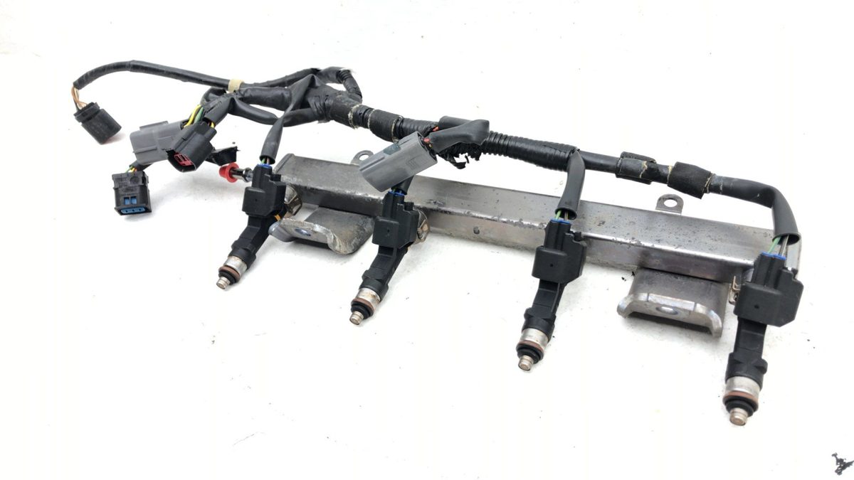 2006-2013 Mazda 3 Complete Fuel Rail With Injectors Set Loaded Oem 2.0L