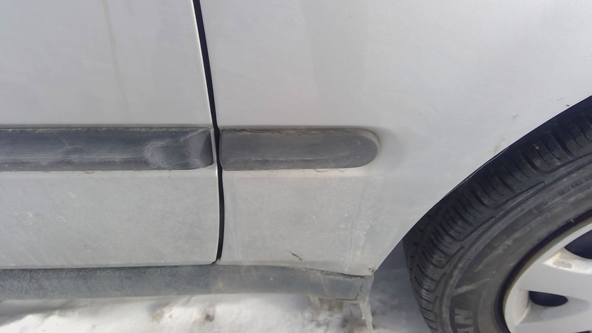 1996-2000 Honda Civic Passenger Right Moulding From Fender Oem Trim Strip