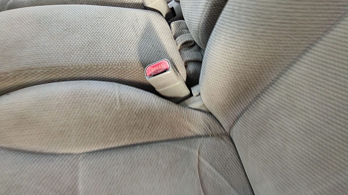 1996-1999 Ford Taurus Driver Left Front Seat Belt Buckle Receiver Oem Gray