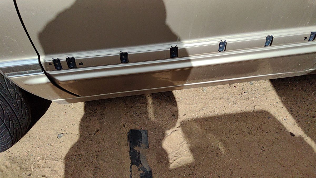 1992 Buick Park Ave Ultra Driver Left Front Moulding From Door Trim Strip Gold