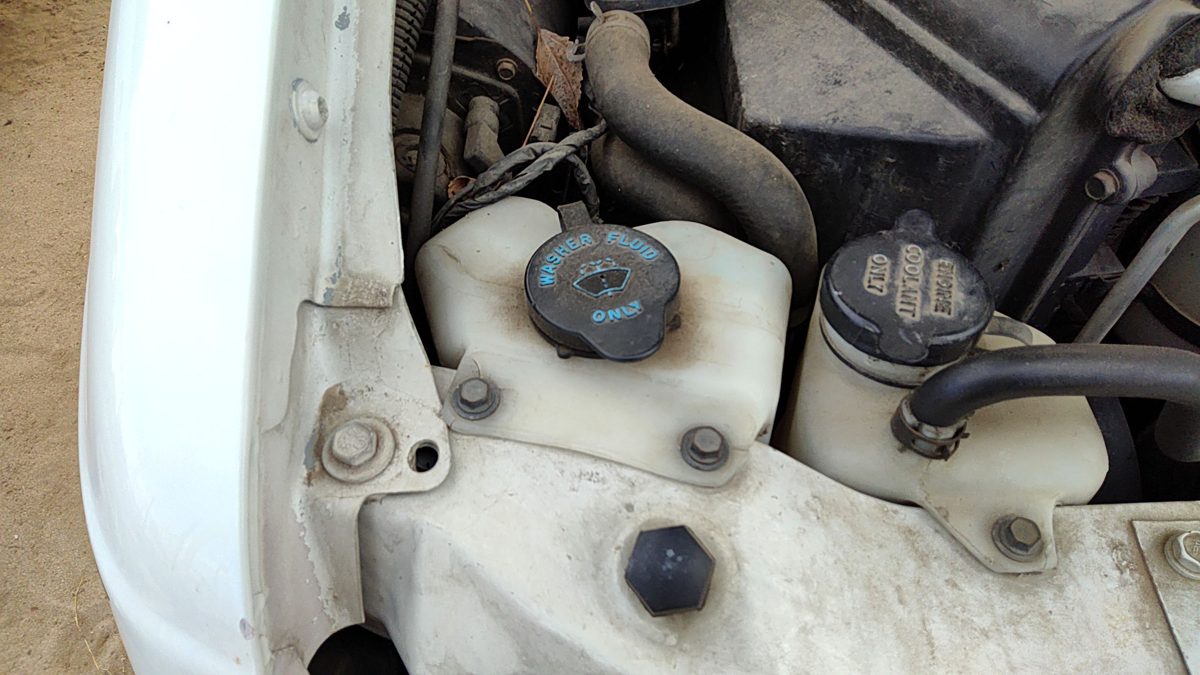 1993 Gmc Safari Windshield Washer Fluid Reservoir With Pump Oem Wiper Tank
