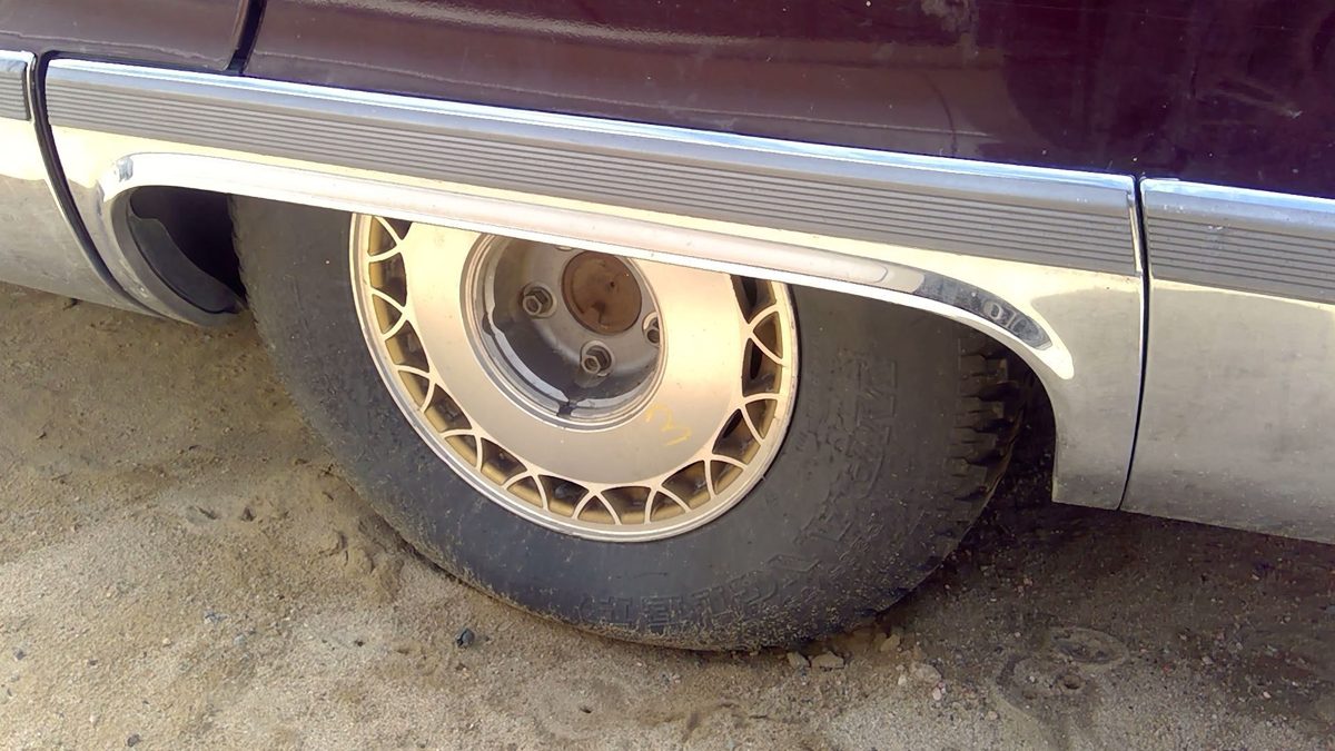 1993 Cadillac Fleetwood Quarter Panel Moulding