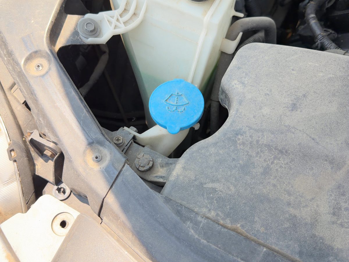 2003 Infiniti Fx Series Washer Bottle