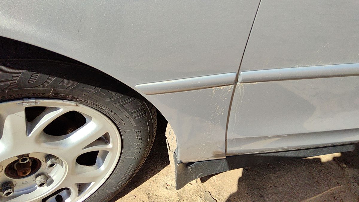 98-02 Oldsmobile Intrigue Driver Left Moulding From Fender Trim Strip Silver 17U