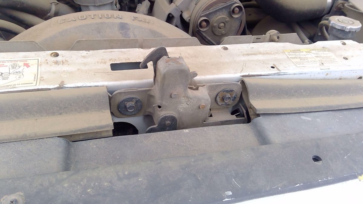 1992-1997 Ford F450 Hood Latch Assembly With Bracket Oem F4tz16138b