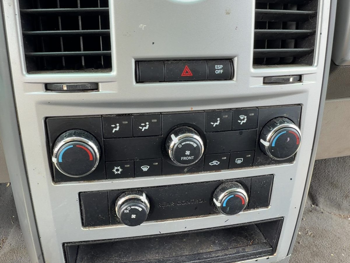 08-10 Town & Country Temperature Control Module In Dash Heater Ac Head Unit Oem