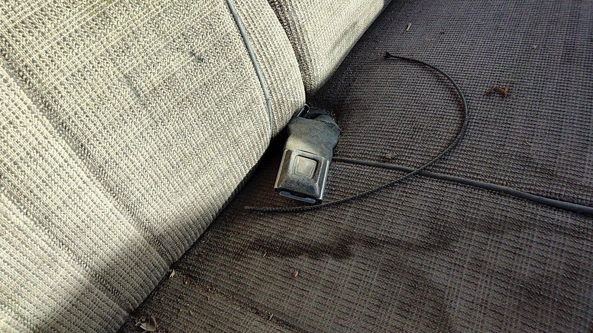 1989 F250 Pickup Passenger Right Front Seat Belt Buckle Receiver Oem Gray