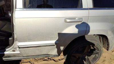 2008 Jeep Grand Cherokee Rear Door