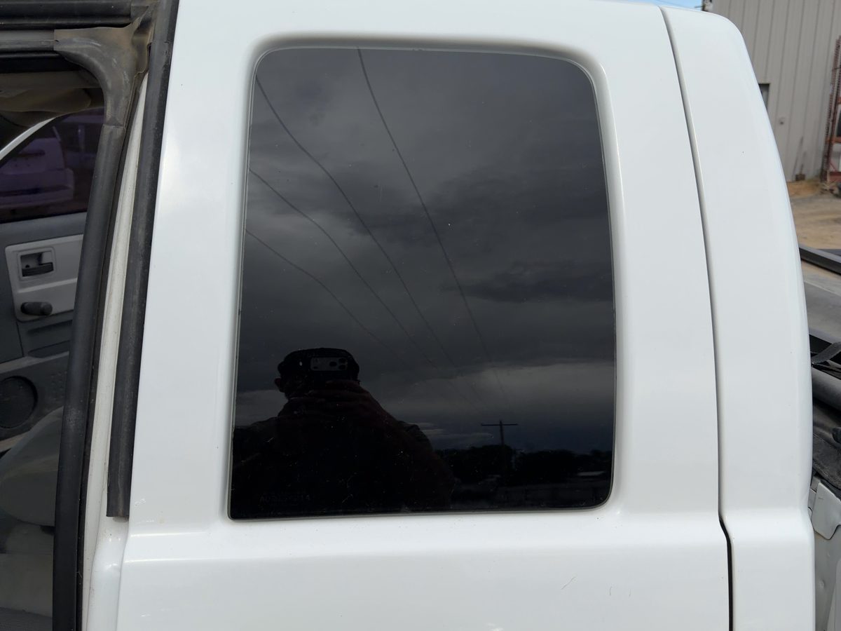 2005-2011 Dodge Dakota Driver Left Rear Door Glass Window Back Quarter Oem