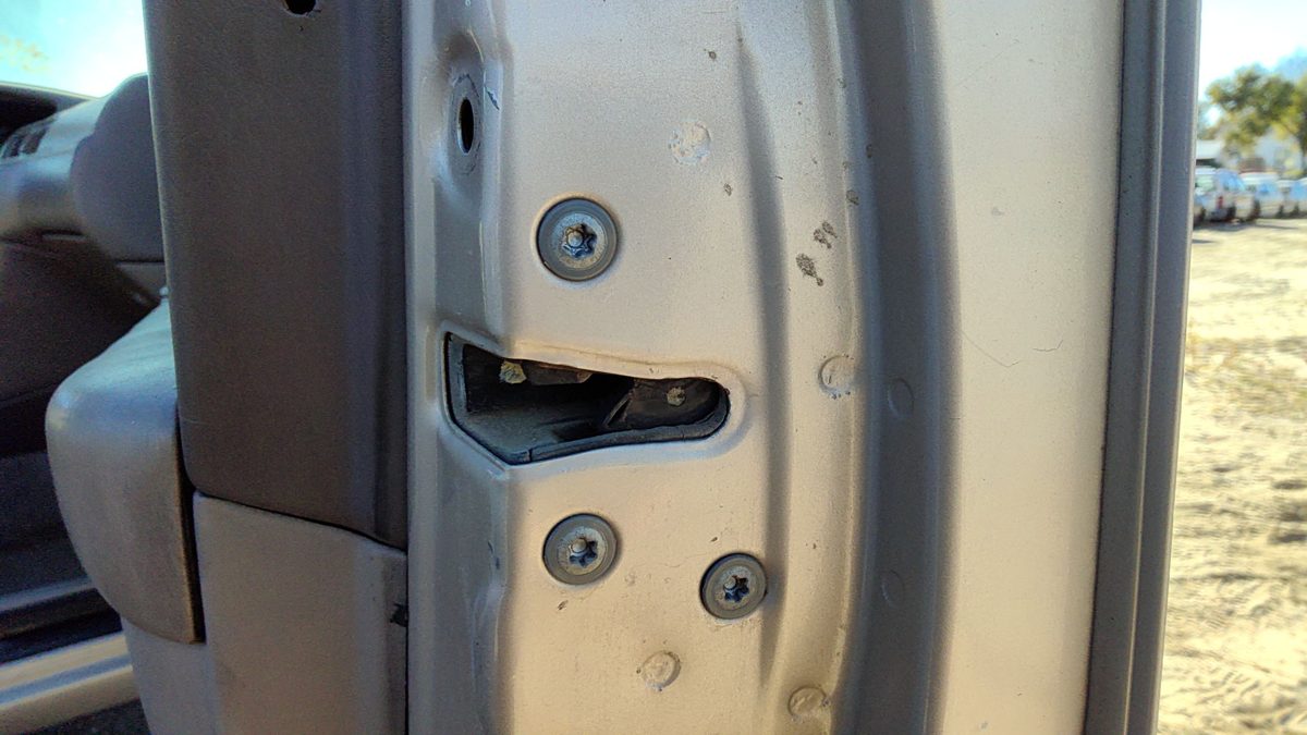 1997-2001 Toyota Camry Passenger Right Front Door Latch With Rods/Cables Oem