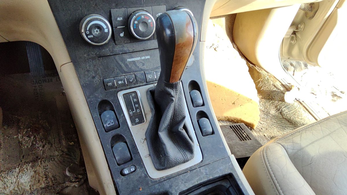 07-09 Grand Vitara Xl-7 Floor Shifter Lever Assembly Automatic Transmission Tan
