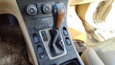 07-09 Grand Vitara Xl-7 Floor Shifter Lever Assembly Automatic Transmission Tan