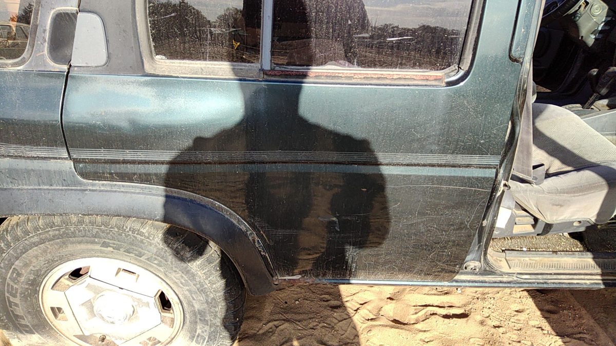 1994 Nissan Pathfinder Rear Door