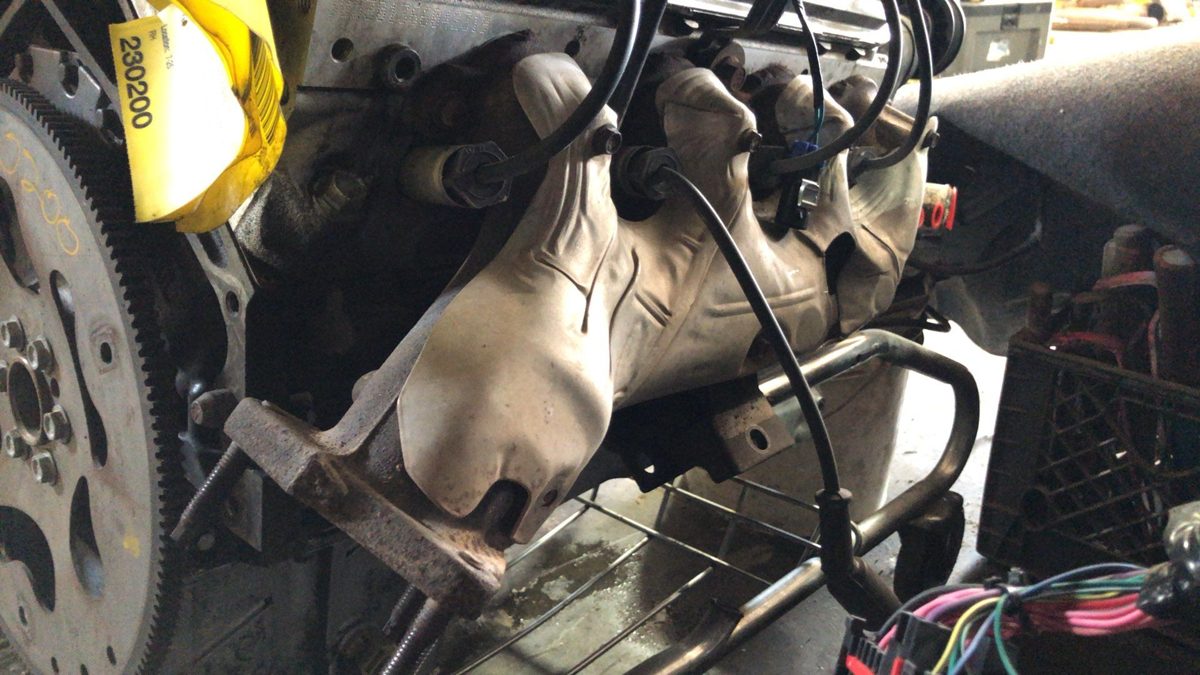 02-14 Cadillac Escalade Passenger Right Exhaust Manifold Assembly 6.0L Manifold.