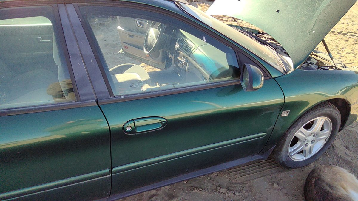 2000 Ford Taurus Front Door