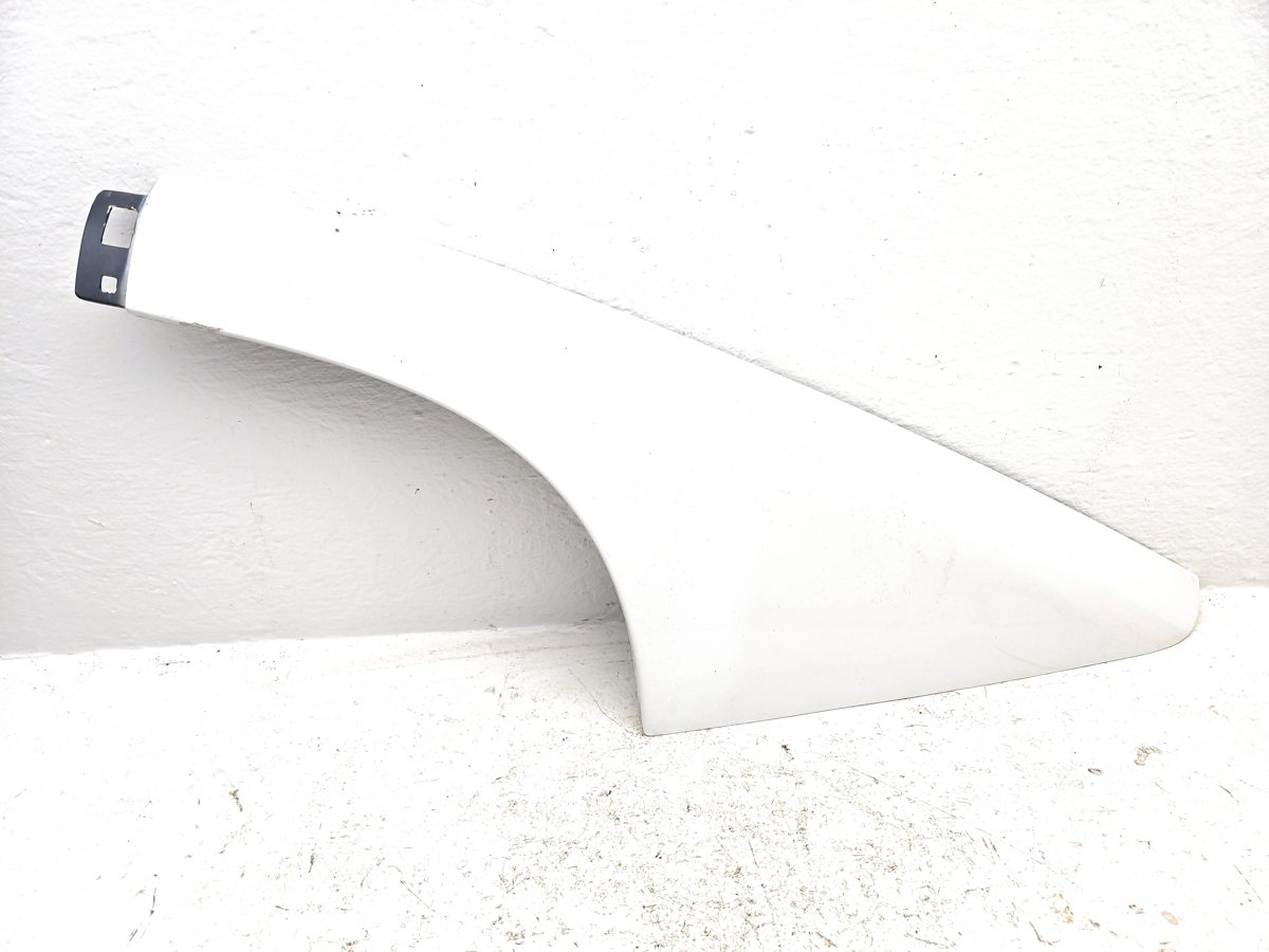2001 Ford Mustang Driver Left Rear Corner Quarter Panel Moulding C Post Oem