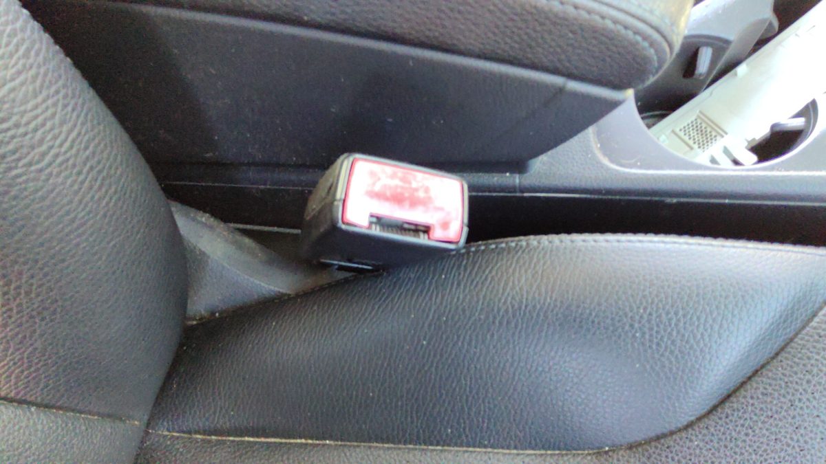 2006-2010 Vw Passat Passenger Right Front Seat Belt Buckle Receiver Oem Qq Black