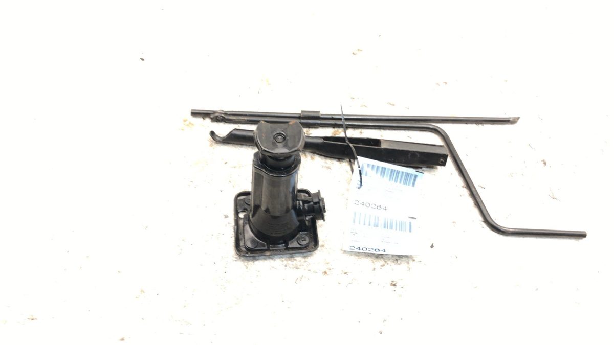 1994 Jeep Grand Cherokee Complete Jack With Tool Kit Set Oem Road Side