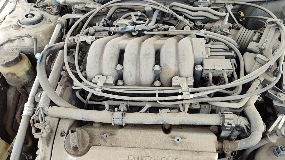 2000-2001 Nissan Maxima Complete Fuel Rail With Injectors Set Loaded Oem 3.0L