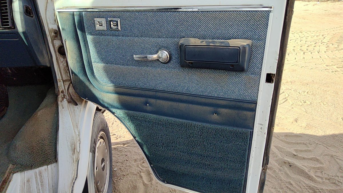 1995 Gmc Van 3500 Passenger Right Front Door Trim Panel With Switches Blue