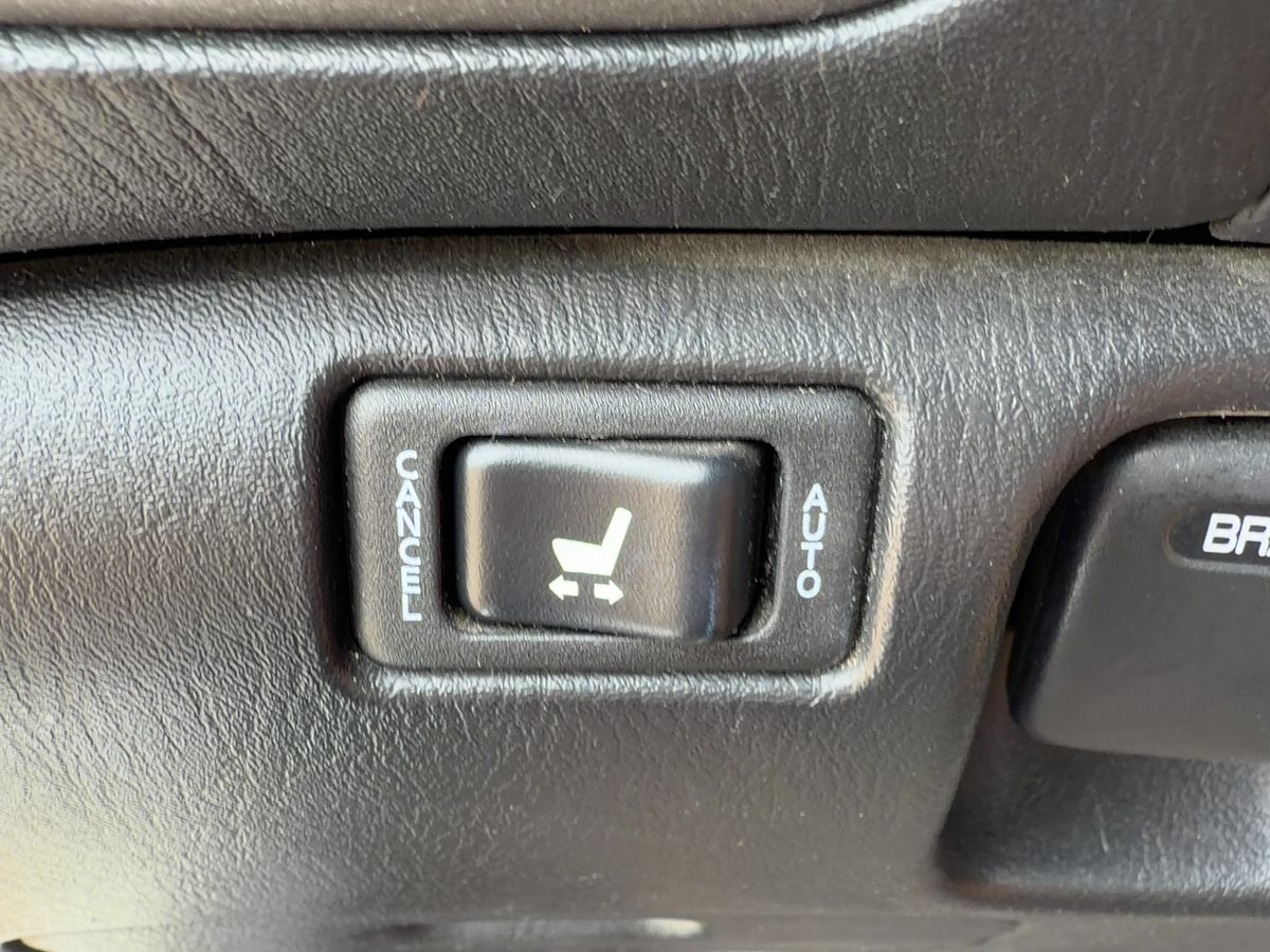 00-04 Infiniti I30 I35 Driver Left Power Seat Auto Switch Memory OEM 25491-2Y900