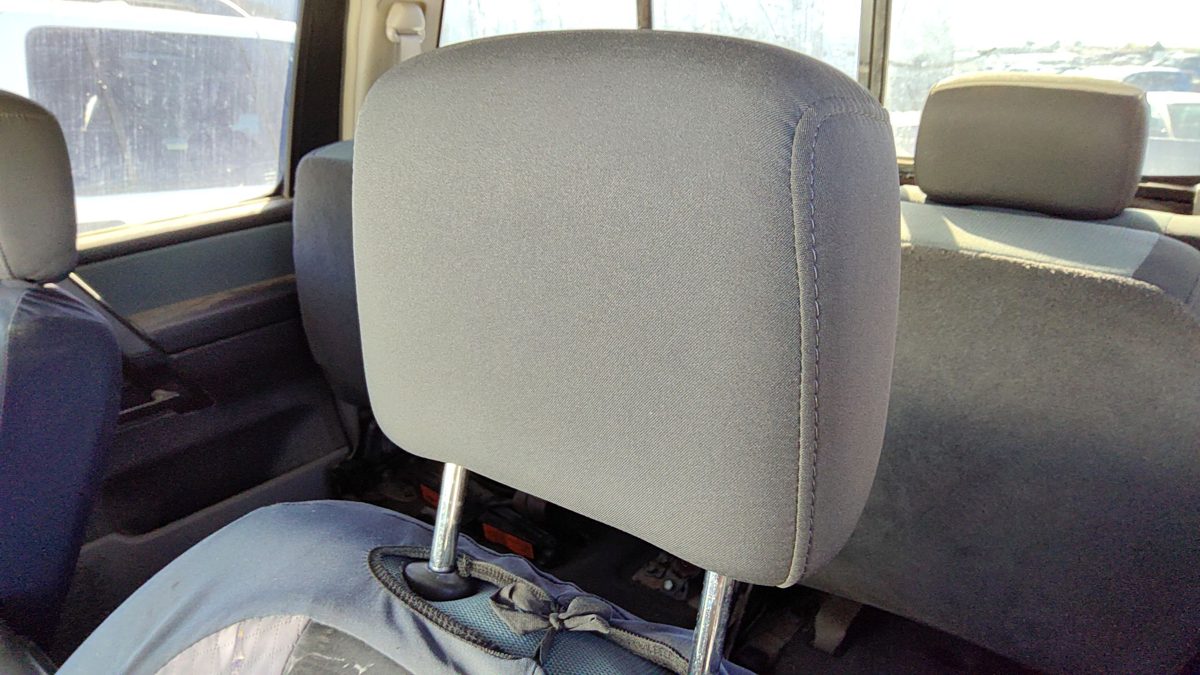 2004 Nissan Titan Headrest