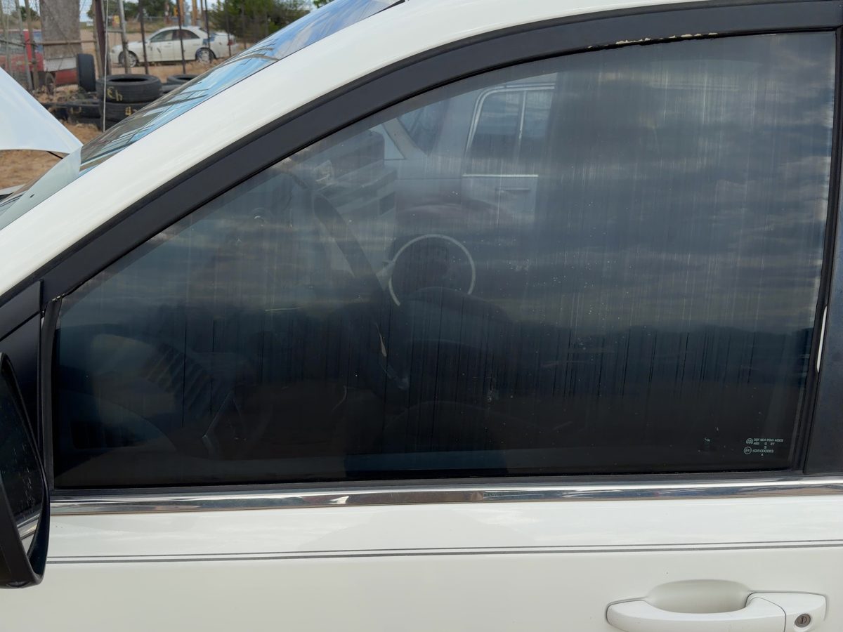 2008-2016 Chrysler Town & Country Driver Left Front Side Window Door Glass Oem