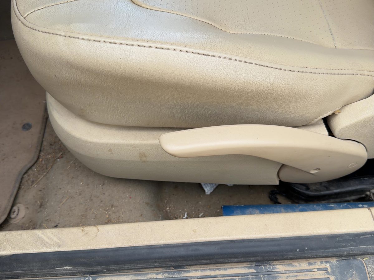 2007 Vw Beetle (type 1) Seat Track
