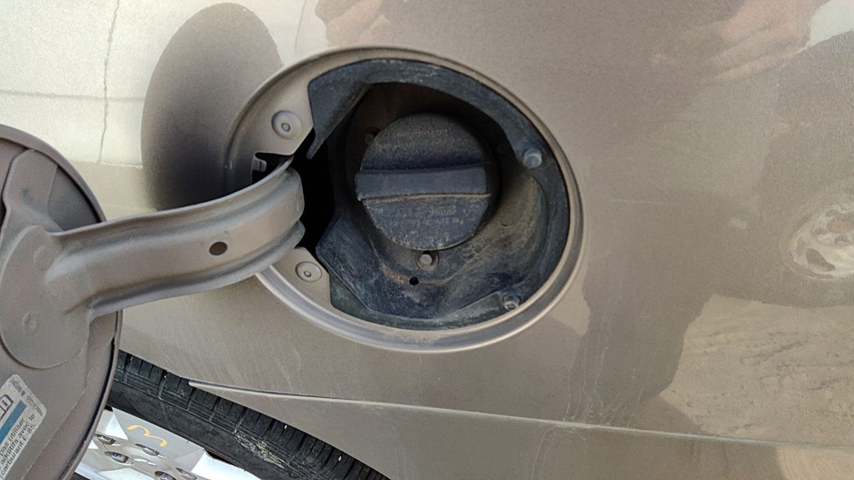 2006-2016 Chevy Impala Fuel Filler Neck Assembly With Gas Cap Oem 26839760