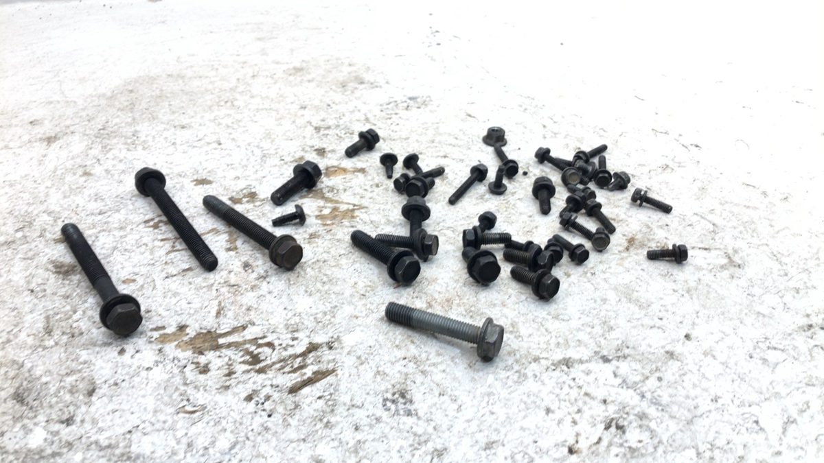 2005-2010 Chrysler 300 Set Of Bolts For Timing Cover Oem Factory Hardware 3.5L