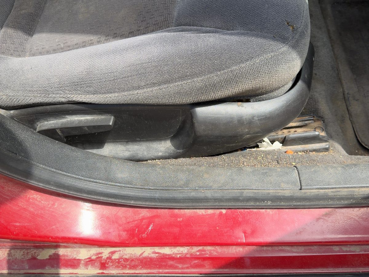 2006-2008 Chevy Impala Passenger Right Side Seat Trim Panel Oem Ebony 19C