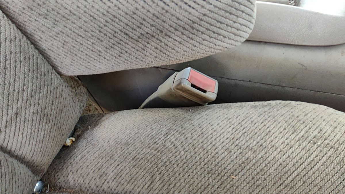 1997 Silverado 2500 Passenger Right Front Seat Belt Buckle Receiver Oem Tan 52D