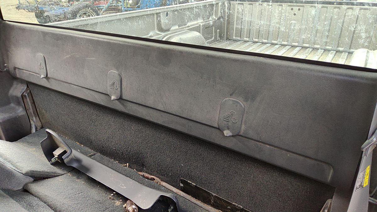 02 Sierra 2500 Hd Rear Trim Panel Behind Seat Below Back Glass Oem Graphite 12d