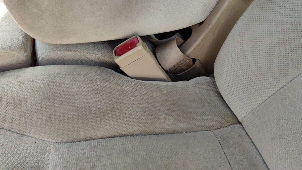 2006-2016 Chevy Impala Driver Left Front Seat Belt Buckle Receiver Neutral 52C