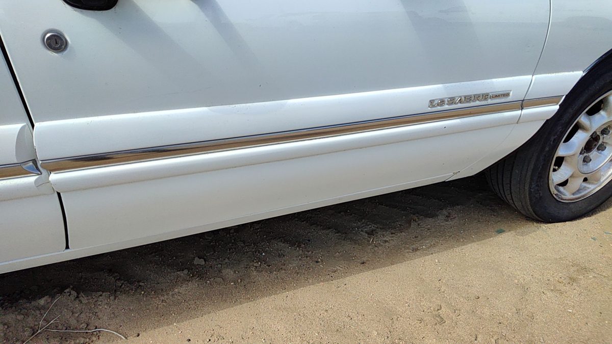 1998 Buick Lesabre Passenger Right Front Moulding From Door Oem Trim Strip White