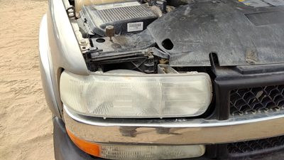 1999-2001 Chevy Silverado 2500 Passenger Right Head Light Oem Front Lamp