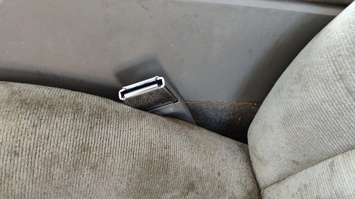 1992-1994 S10 Blazer Driver Left Front Seat Belt Buckle Receiver Oem Gray