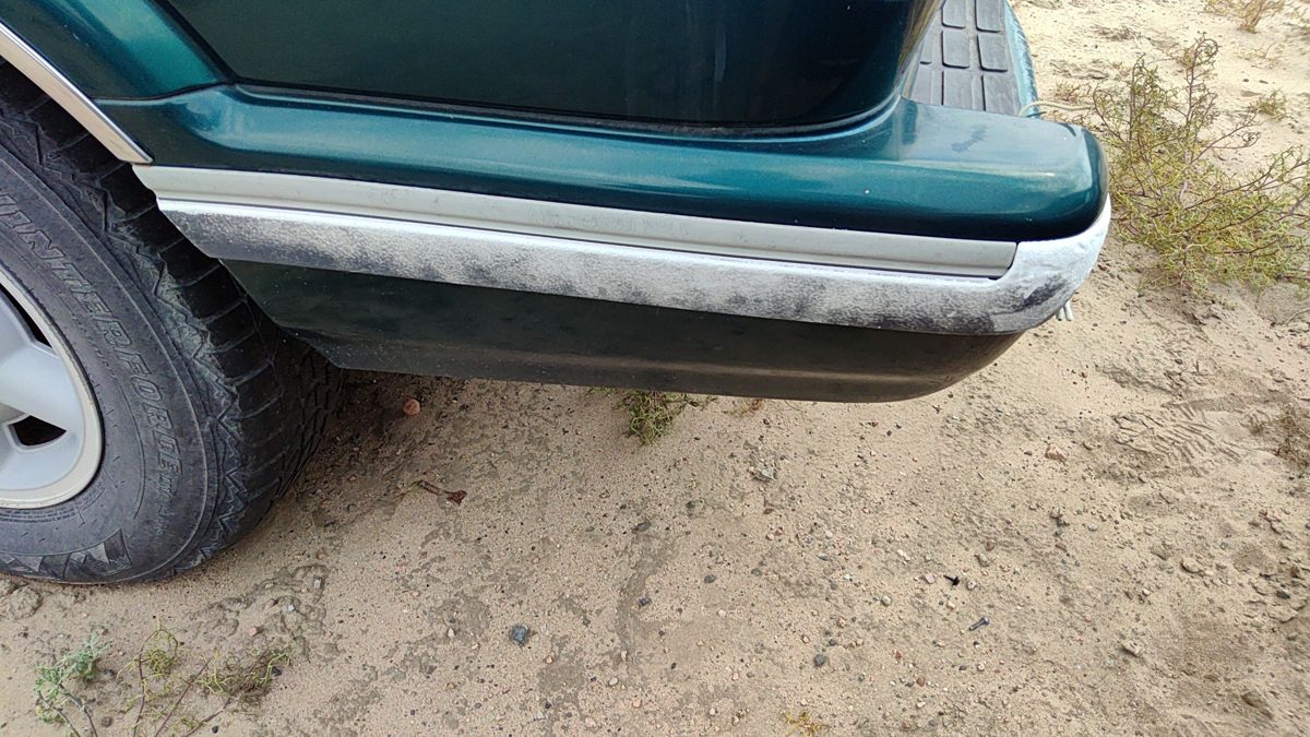 1995-1997 S10 Blazer Driver Left Rear Moulding Bumper End Cap Oem Green