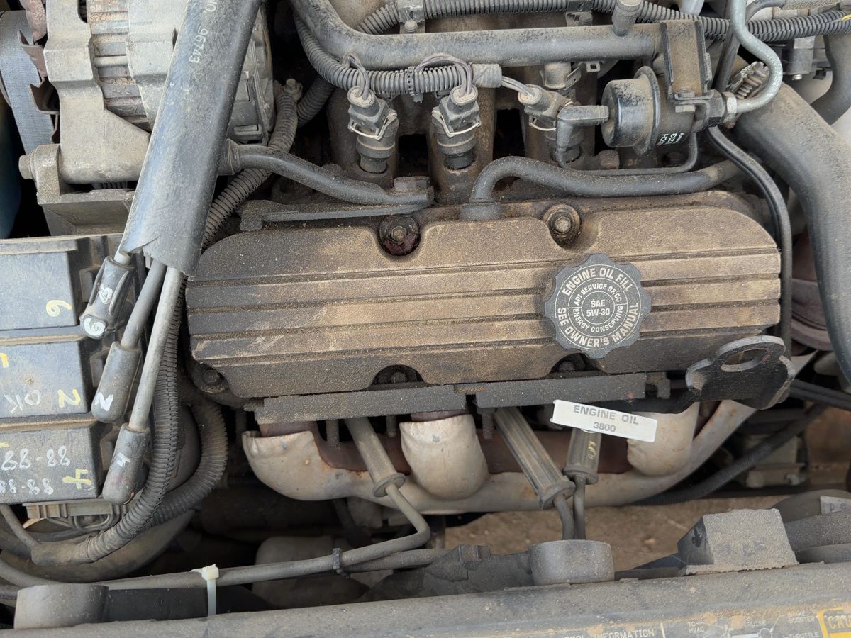 1988 Olds 88 Valve Cover Oem 3.8L