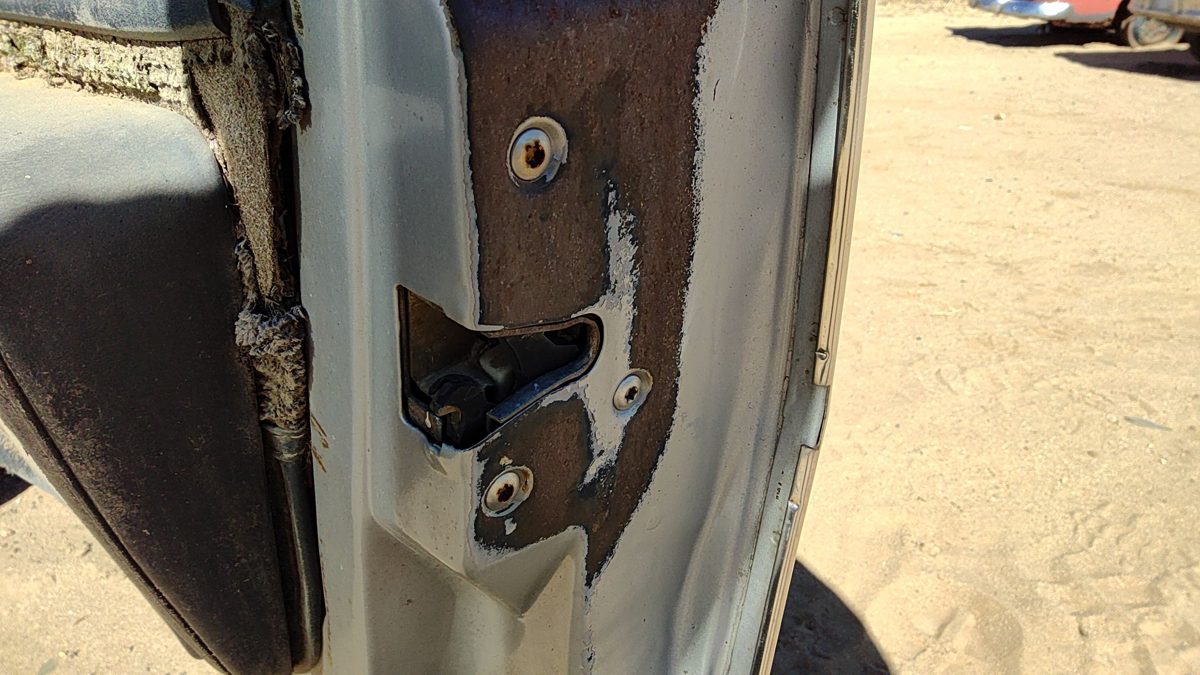 1982 Oldsmobile Firenza Passenger Right Front Door Latch With Rods/Cables Oem
