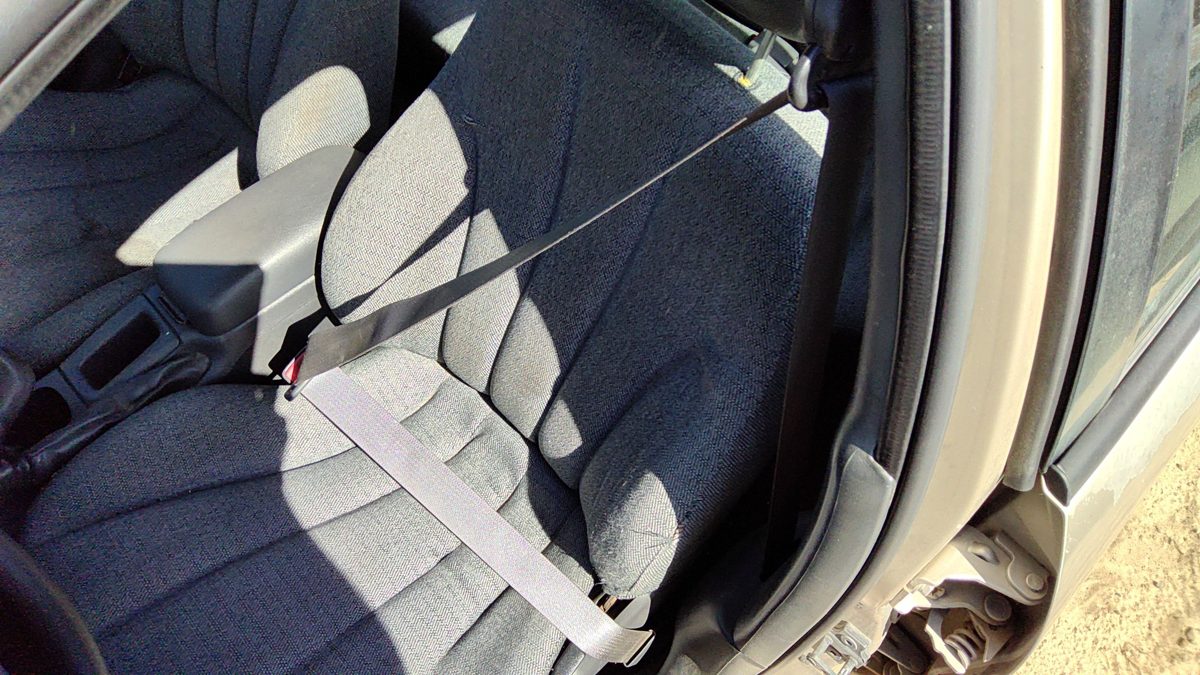 03-05 Chevy Cavalier Driver Left Front Seat Belt Retractor Oem Shoulder Gray 12C