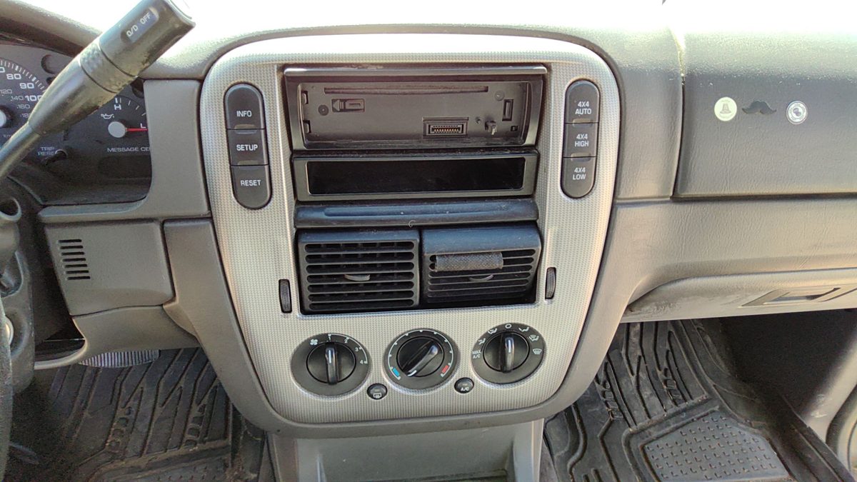 2004-2005 Ford Explorer Trim Bezel Around Radio Surround Dash Panel Oem Gray Tt