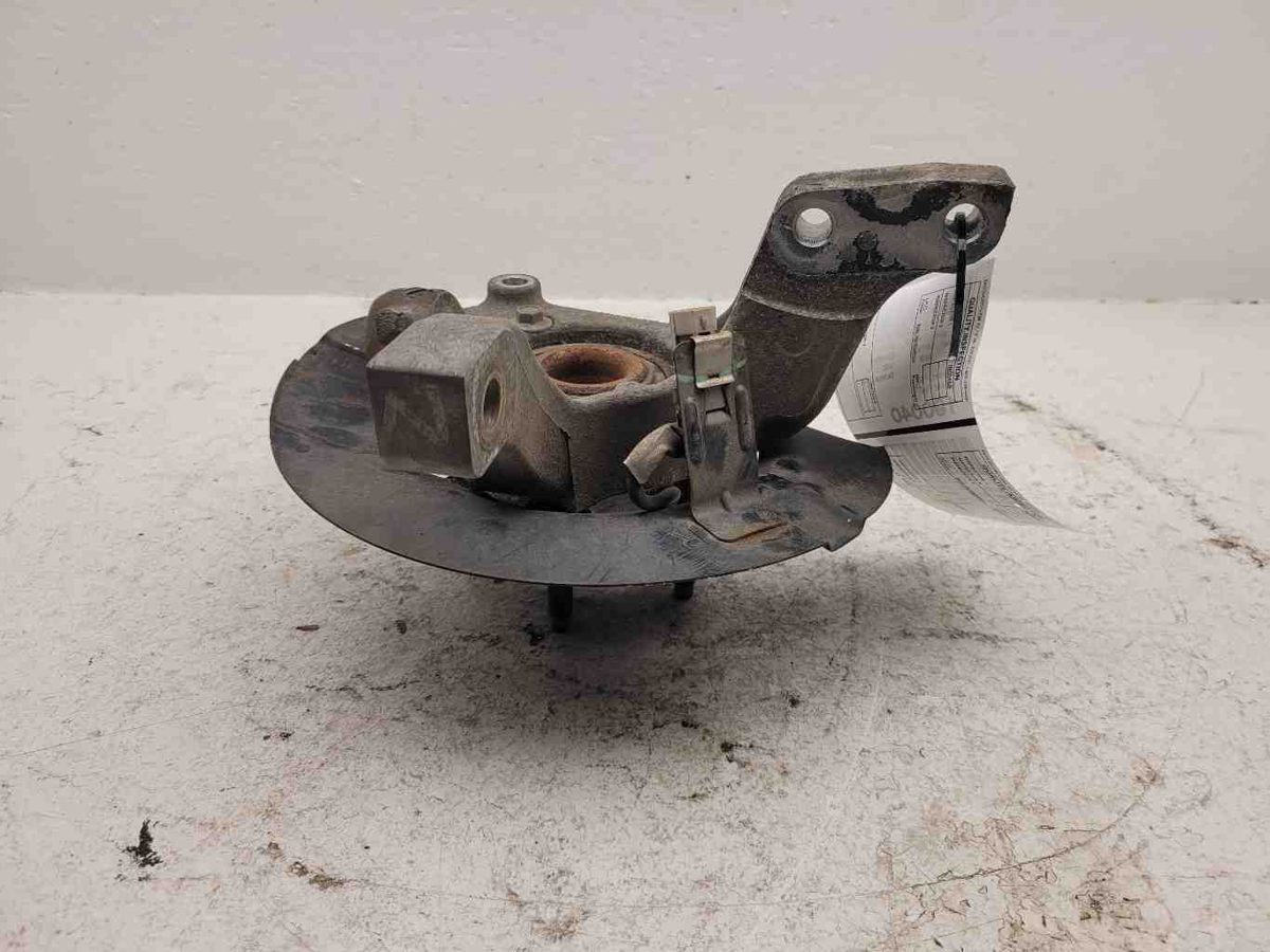 2004-2007 Saturn Vue Rh Passenger Right Front Spindle Steering Knuckle With Hub
