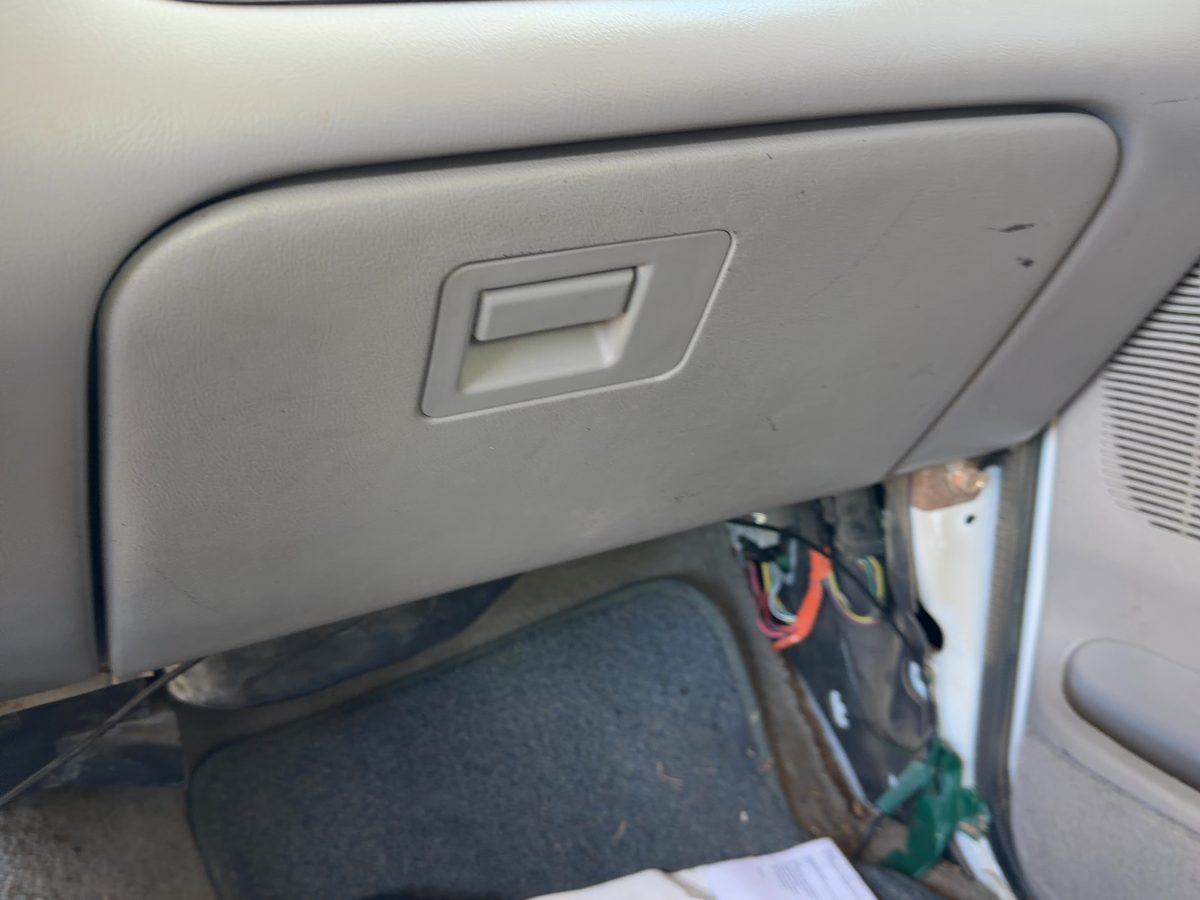 1996 Ford Ranger Glove Box